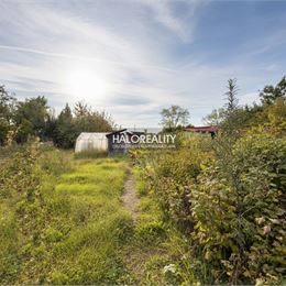 Predaj, záhradný pozemok 404 m² Komárno, Čerhát, s chatkou pri komárňanskom kanáli - EXKLUZÍVNE HALO REALITY