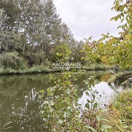 Predaj, záhradný pozemok 404 m² Komárno, Čerhát, s chatkou pri komárňanskom kanáli - EXKLUZÍVNE HALO REALITY