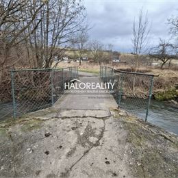 Predaj, záhradný pozemok 209 m² Liešťany, v tichom prostredí pri potoku s elektrinou