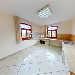 Prenájom, polyfunkcia/obchodné priestory Žiar nad Hronom - EXKLUZÍVNE HALO REALITY