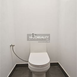 Prenájom, rodinný dom Nová Baňa - NOVOSTAVBA - EXKLUZÍVNE HALO REALITY