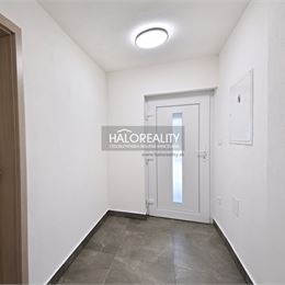 Prenájom, rodinný dom Nová Baňa - NOVOSTAVBA - EXKLUZÍVNE HALO REALITY