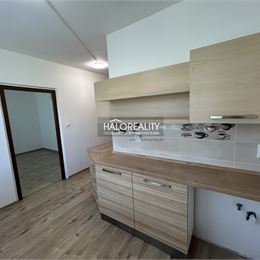 Prenájom, trojizbový byt Prievidza, Sídlisko Kopanice