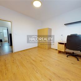 Prenájom, trojizbový byt Hnúšťa, Klokočova - EXKLUZÍVNE HALO REALITY