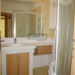 Prenájom, dvojizbový byt Bojnice, Lúčky, s garážou - EXKLUZÍVNE HALO REALITY