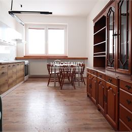 Prenájom, jednoizbový byt Nové Zámky, priamo v centre mesta