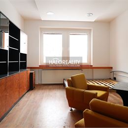 Prenájom, jednoizbový byt Nové Zámky, priamo v centre mesta