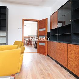 Prenájom, jednoizbový byt Nové Zámky, priamo v centre mesta