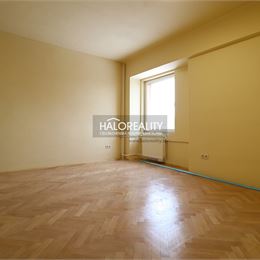 Prenájom, jednoizbový byt Nové Zámky, priamo v centre mesta