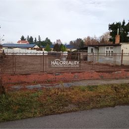 Predaj, pozemok pre rodinný dom 824 m² Váhovce - ZNÍŽENÁ CENA - EXKLUZÍVNE HALO REALITY
