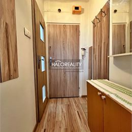 Prenájom, garsónka Levice, po rozsiahlej rekonštrukcii