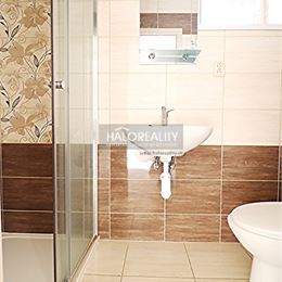 Prenájom, garsónka Nové Zámky, s balkónom, priamo v centre mesta - EXKLUZÍVNE HALO REALITY