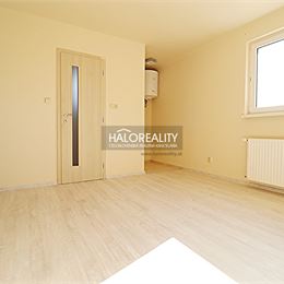 Prenájom, garsónka Nové Zámky, s balkónom, priamo v centre mesta - EXKLUZÍVNE HALO REALITY