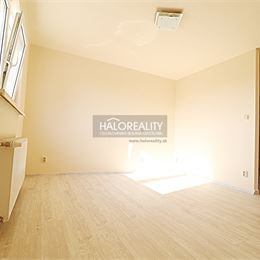 Prenájom, garsónka Nové Zámky, s balkónom, priamo v centre mesta - EXKLUZÍVNE HALO REALITY