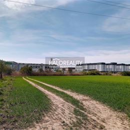 Predaj, záhradný pozemok 5755 m² Bratislava Lamač, pri Bory Mall, územie občianskej vybavenosti - ZNÍŽENÁ