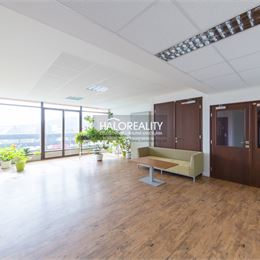 Predaj, administratívny priestor Kolíňany - EXKLUZÍVNE HALO REALITY