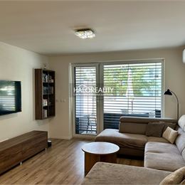 Predaj, trojizbový byt Prievidza, s parkovacím miestom - NOVOSTAVBA - EXKLUZÍVNE HALO REALITY