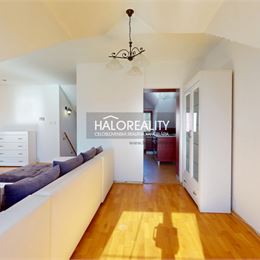 Predaj, štvorizbový byt Spišská Nová Ves, Banícka, podkrovný - EXKLUZÍVNE HALO REALITY