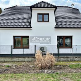 Predaj, rodinný dom Jur nad Hronom, kompletne zrekonštruovaný, pripravený na bývanie - EXKLUZÍVNE HALO REALITY