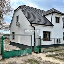 Predaj, rodinný dom Jur nad Hronom, kompletne zrekonštruovaný, pripravený na bývanie - EXKLUZÍVNE HALO REALITY