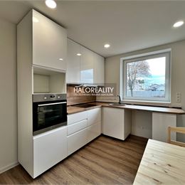 Predaj, rodinný dom Jur nad Hronom, kompletne zrekonštruovaný, pripravený na bývanie - EXKLUZÍVNE HALO REALITY