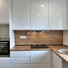 Predaj, rodinný dom Jur nad Hronom, kompletne zrekonštruovaný, pripravený na bývanie - EXKLUZÍVNE HALO REALITY