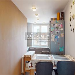 Predaj, trojizbový byt Komárno, Ďulov Dvor, s výhodami rodinného domu - EXKLUZÍVNE HALO REALITY