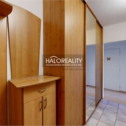 REZERVOVANÉ - Predaj, dvojizbový byt Zvolen, Zlatý Potok - EXKLUZÍVNE HALO REALITY