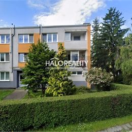 Predaj, trojizbový byt Smolenice, v centre obce, so záhradkou