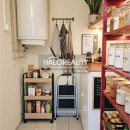 Predaj, zariadený trojizbový byt s balkónom Veľký Grob + VIDEOOBHLIADKA
