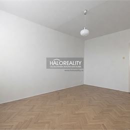 Predaj, trojizbový byt Nové Zámky, priestranný, slnečný - EXKLUZÍVNE HALO REALITY