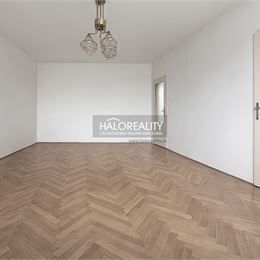 Predaj, trojizbový byt Nové Zámky, priestranný, slnečný - EXKLUZÍVNE HALO REALITY