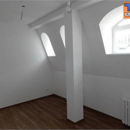 2-IZB.BYT,STARÉ MESTO,KOMPLETNÁ REKONŠTRUKCIA,BALKÓN,60m2.