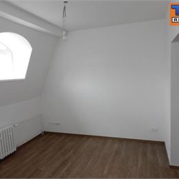 2-IZB.BYT,STARÉ MESTO,KOMPLETNÁ REKONŠTRUKCIA,BALKÓN,60m2.